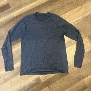 Lululemon men’s metal vent tech long sleeve. Size Large. Nearly perfect.